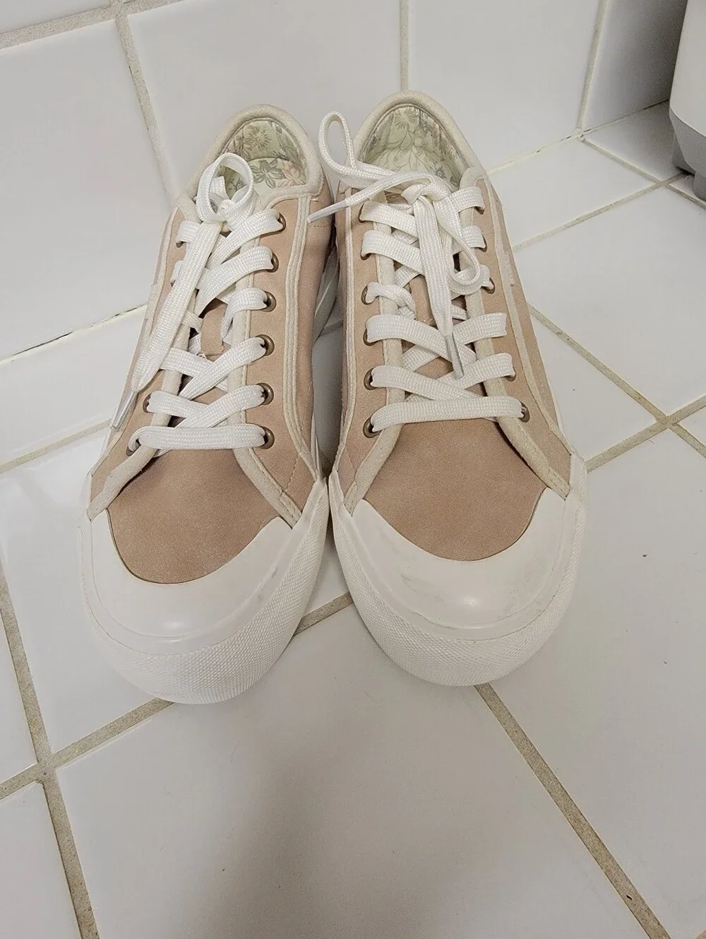 Roxy Tan Canvas Lace-Up Sneakers